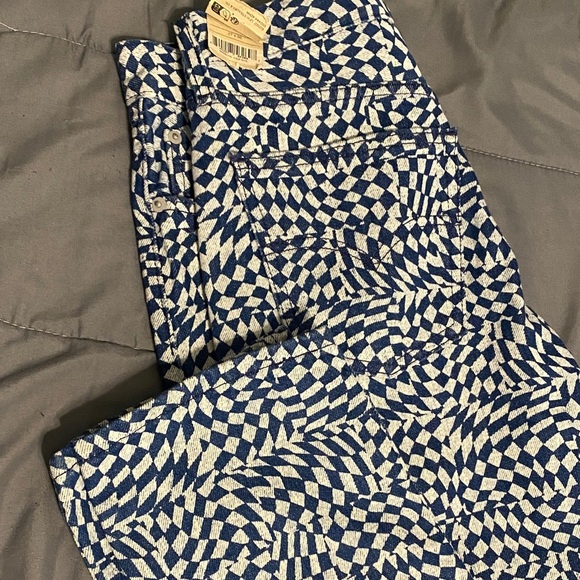Levi's Optical Illusion Blue and White Jeans - Picture 5 of 6